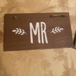 Burnes Of Boston Brown Chair Signs Set